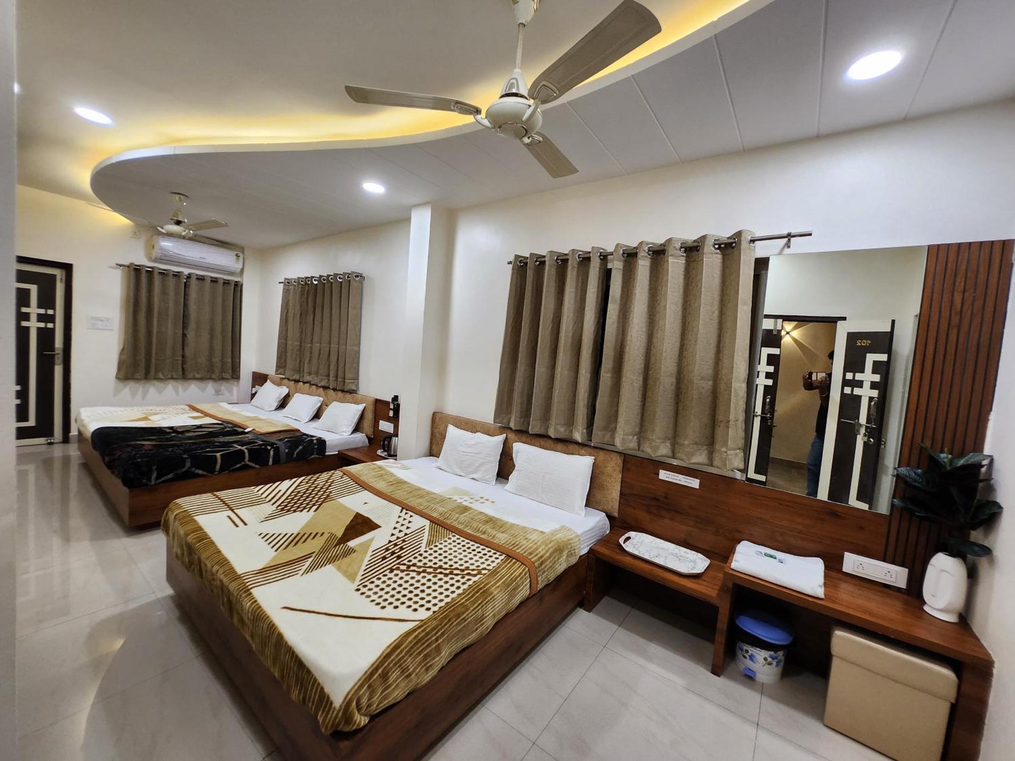 Hotel Anantshree Ujjain Dış mekan fotoğraf