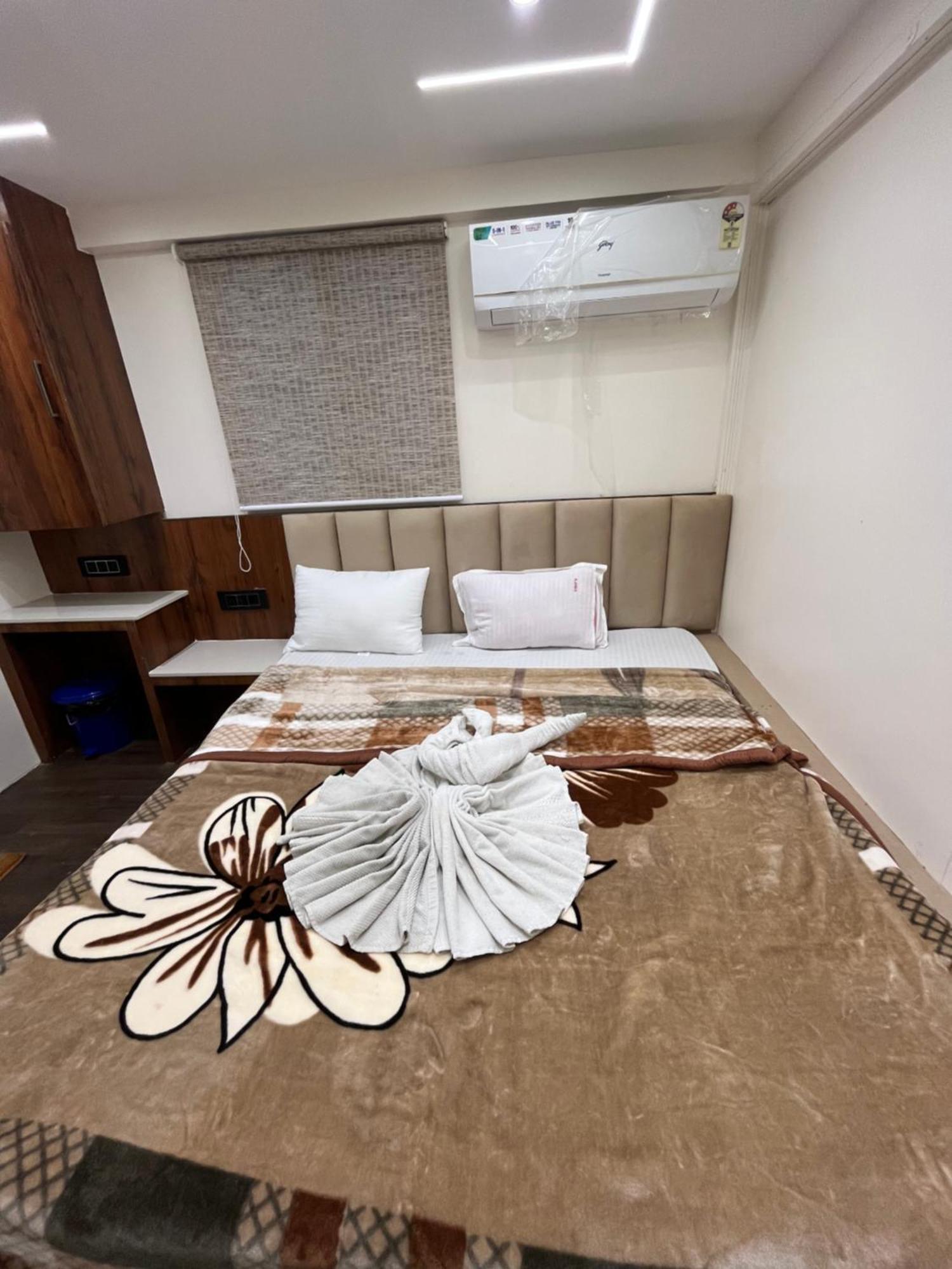 Hotel Anantshree Ujjain Dış mekan fotoğraf