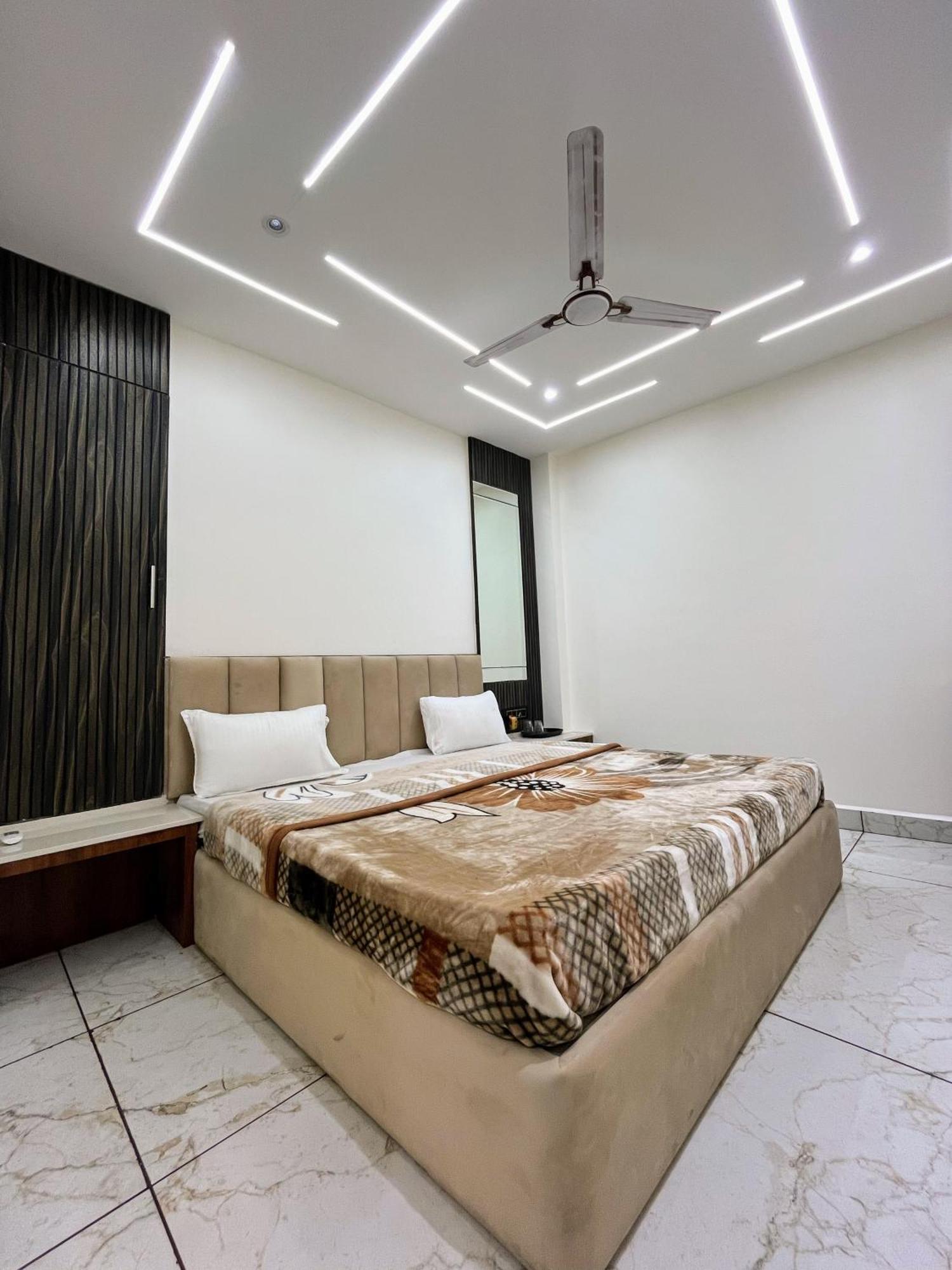 Hotel Anantshree Ujjain Dış mekan fotoğraf