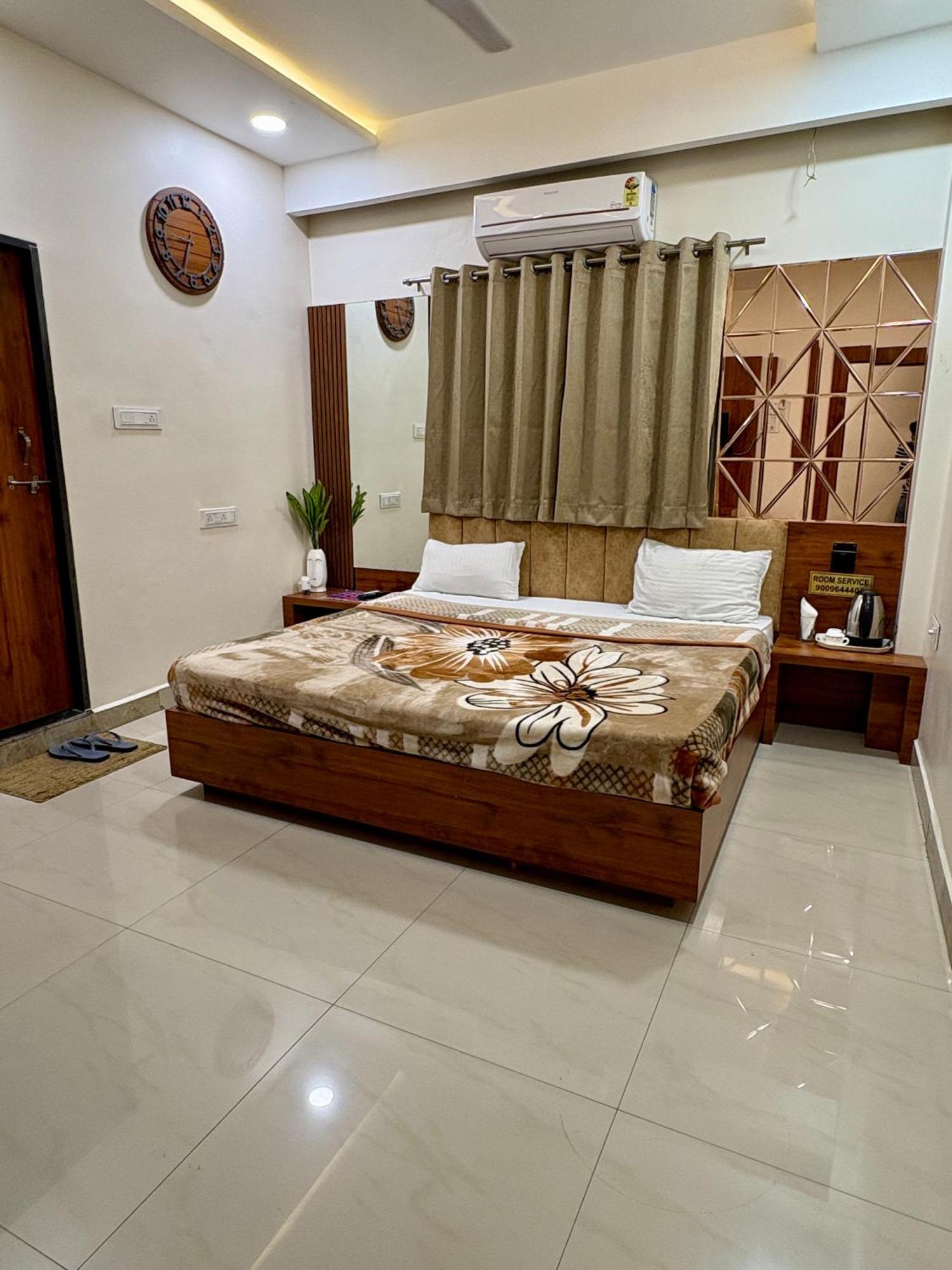 Hotel Anantshree Ujjain Dış mekan fotoğraf