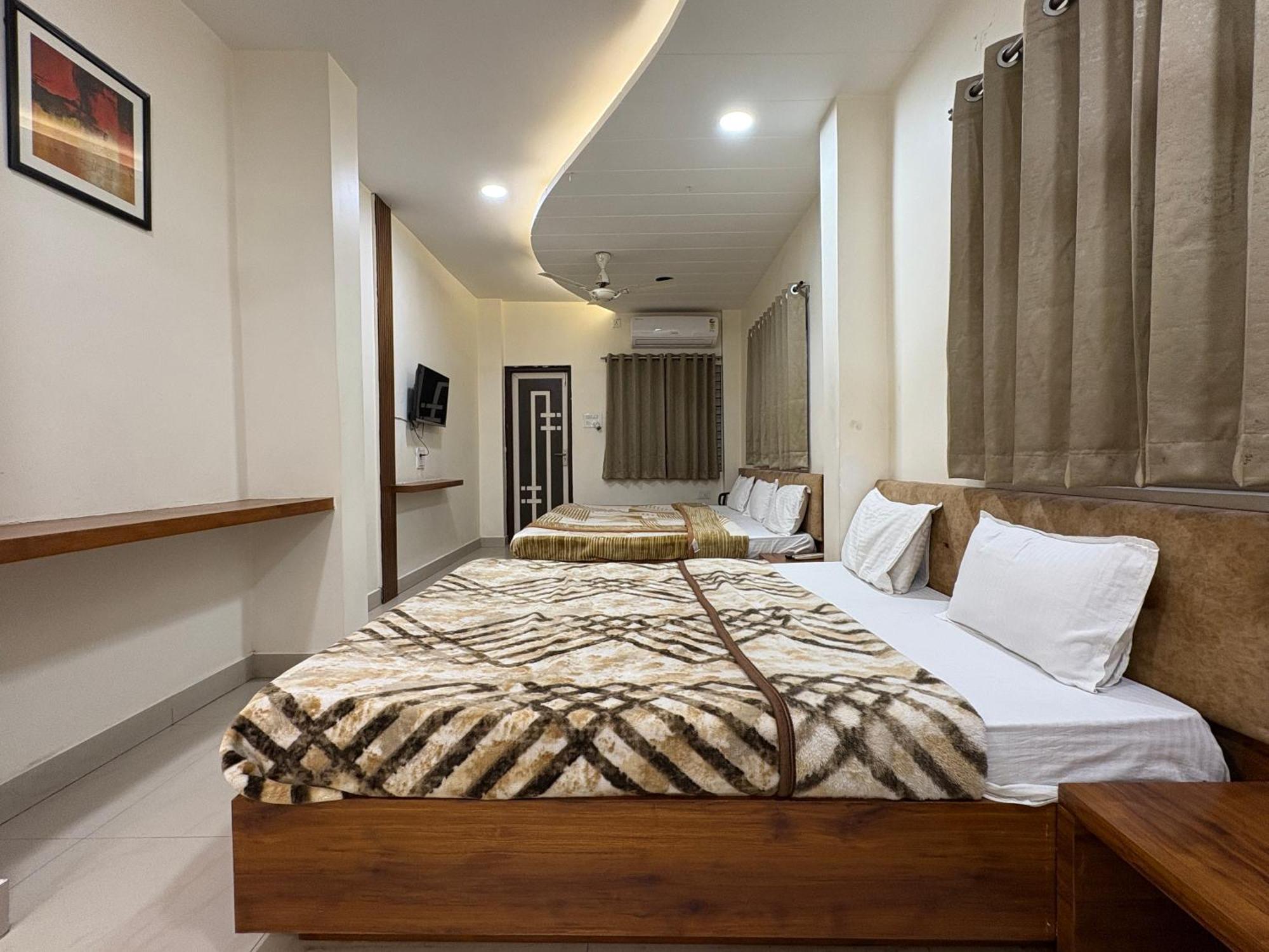 Hotel Anantshree Ujjain Dış mekan fotoğraf