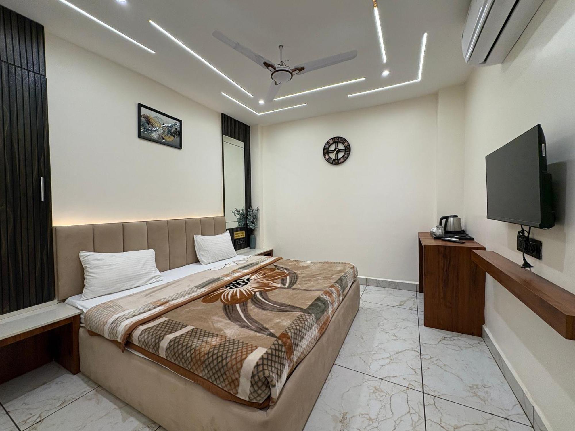 Hotel Anantshree Ujjain Dış mekan fotoğraf