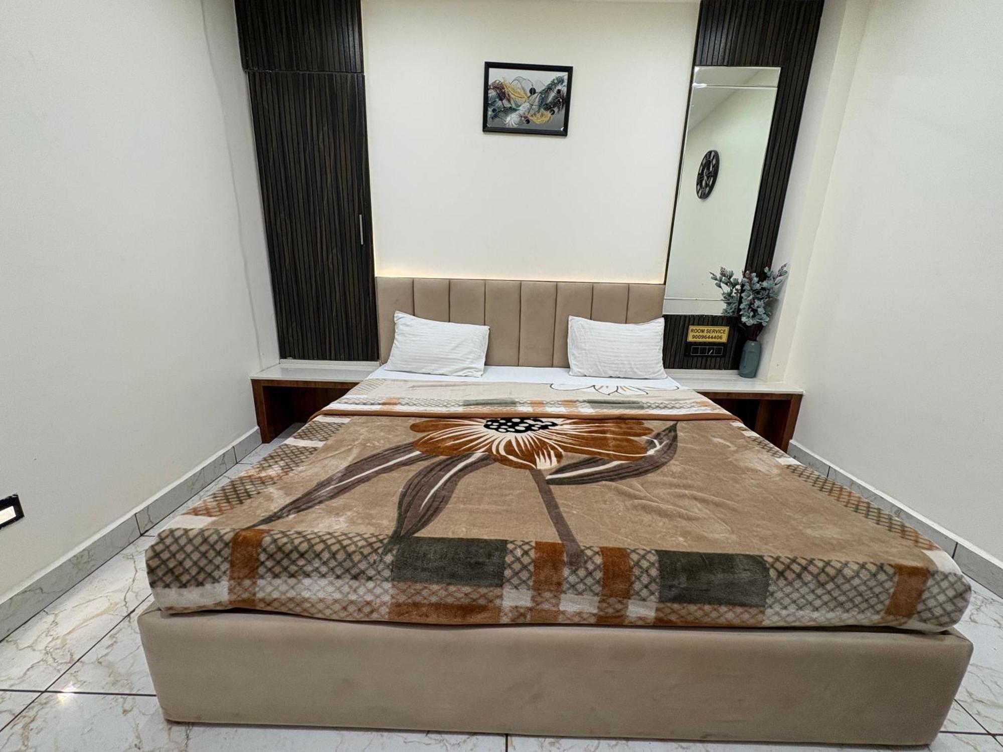 Hotel Anantshree Ujjain Dış mekan fotoğraf