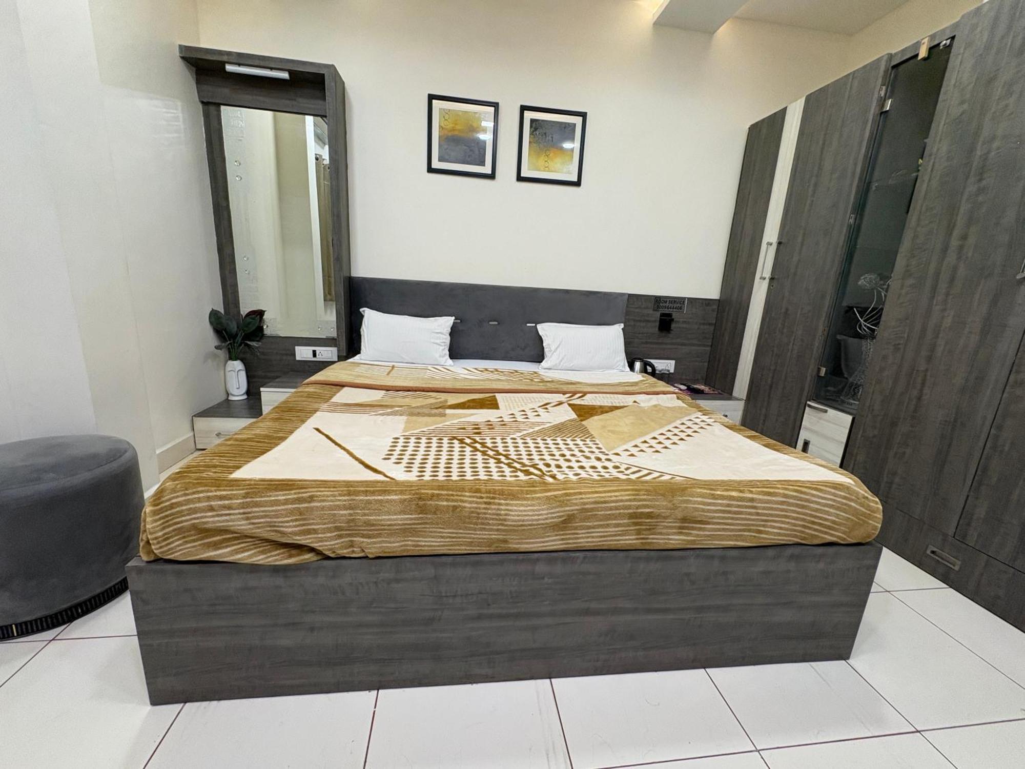 Hotel Anantshree Ujjain Dış mekan fotoğraf