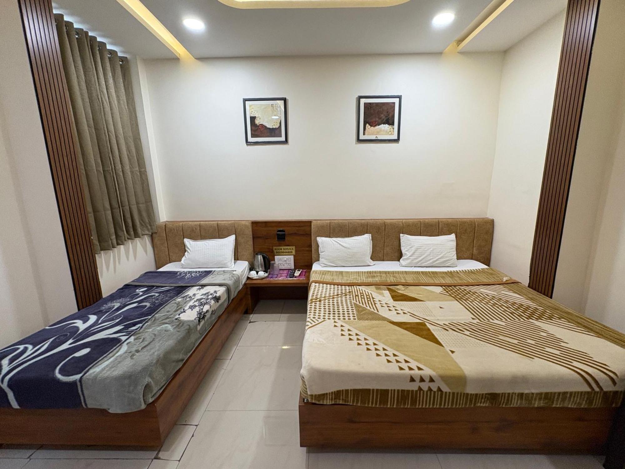Hotel Anantshree Ujjain Dış mekan fotoğraf